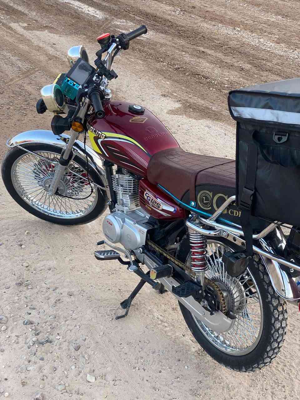 سلام عليكم يولد دراجه موديل2025 باب ثاني دراجه حلوه ومرتبه بيه نقص فقط كلجات تعبانه ويل خلفي جديد ويل امامي بي ضربه بس ما مئثر كهربائات شغاله البك لايت علمسه مال البريك الامامي دراجه حلوه صالنصه جعره دراجه مال دلفري ماتوكفك بشارع محرك مفتوح 500 وبيها مجال لشراي خاص ماكو بس وتساب او اتصال /***********
