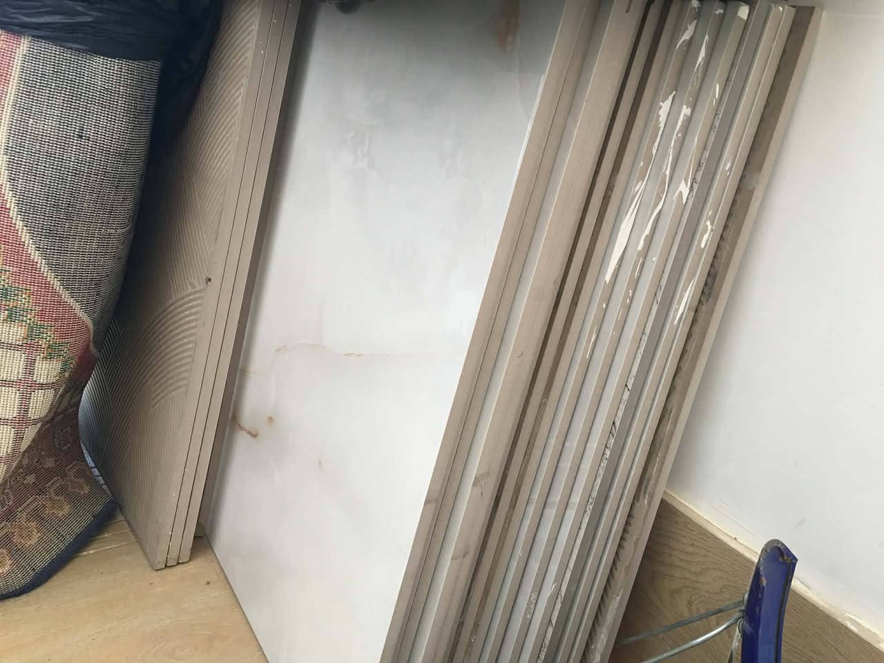 مواد للبيع بورسلين والوأح ومرمر للبيع للاتصال برقم***********
