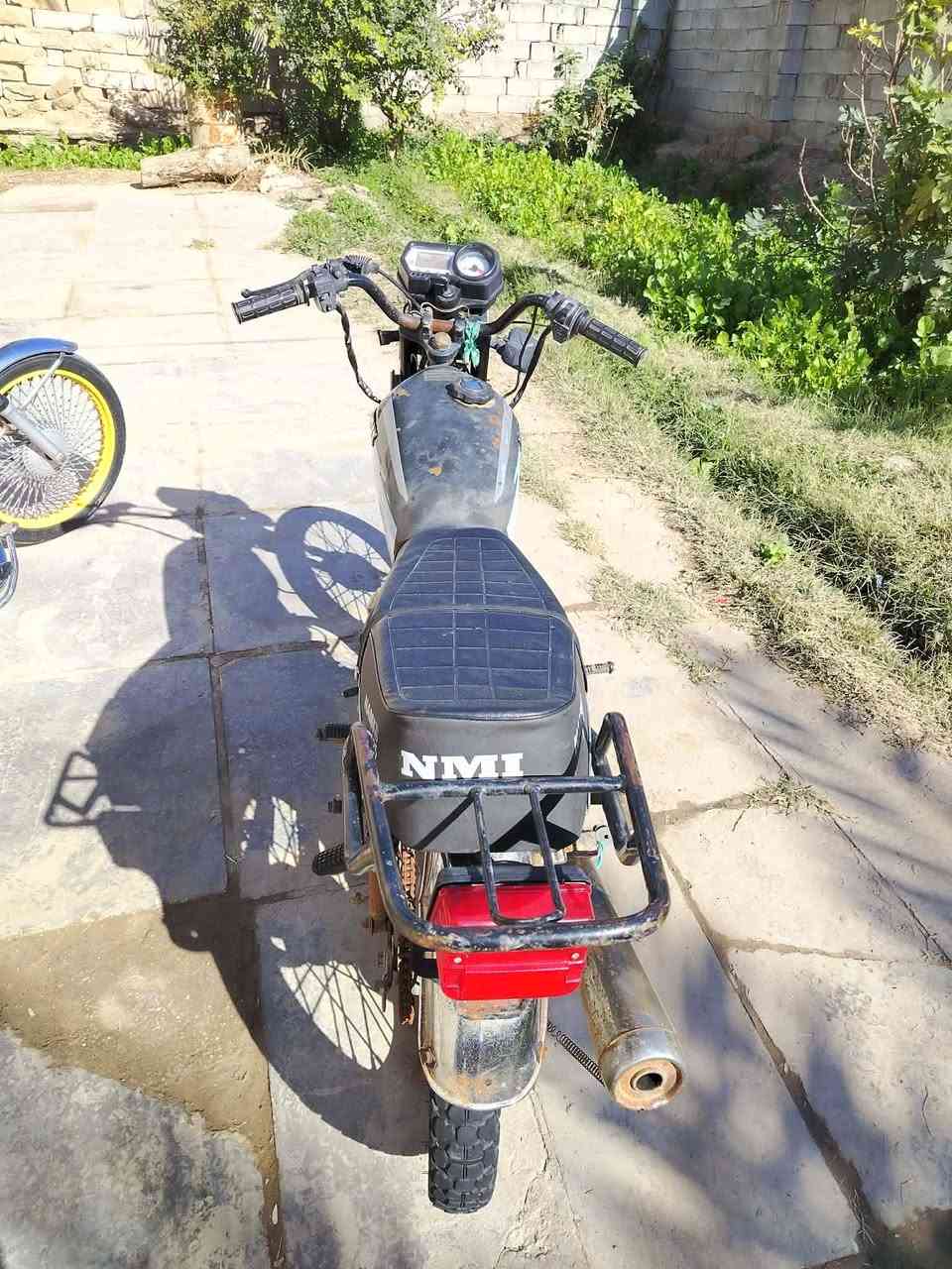 السلام عليكم
للبيع دراجة اربعه كير 
موديل 2015
أوراق اصولي
السعر 350
رقم الهاتف ***********
