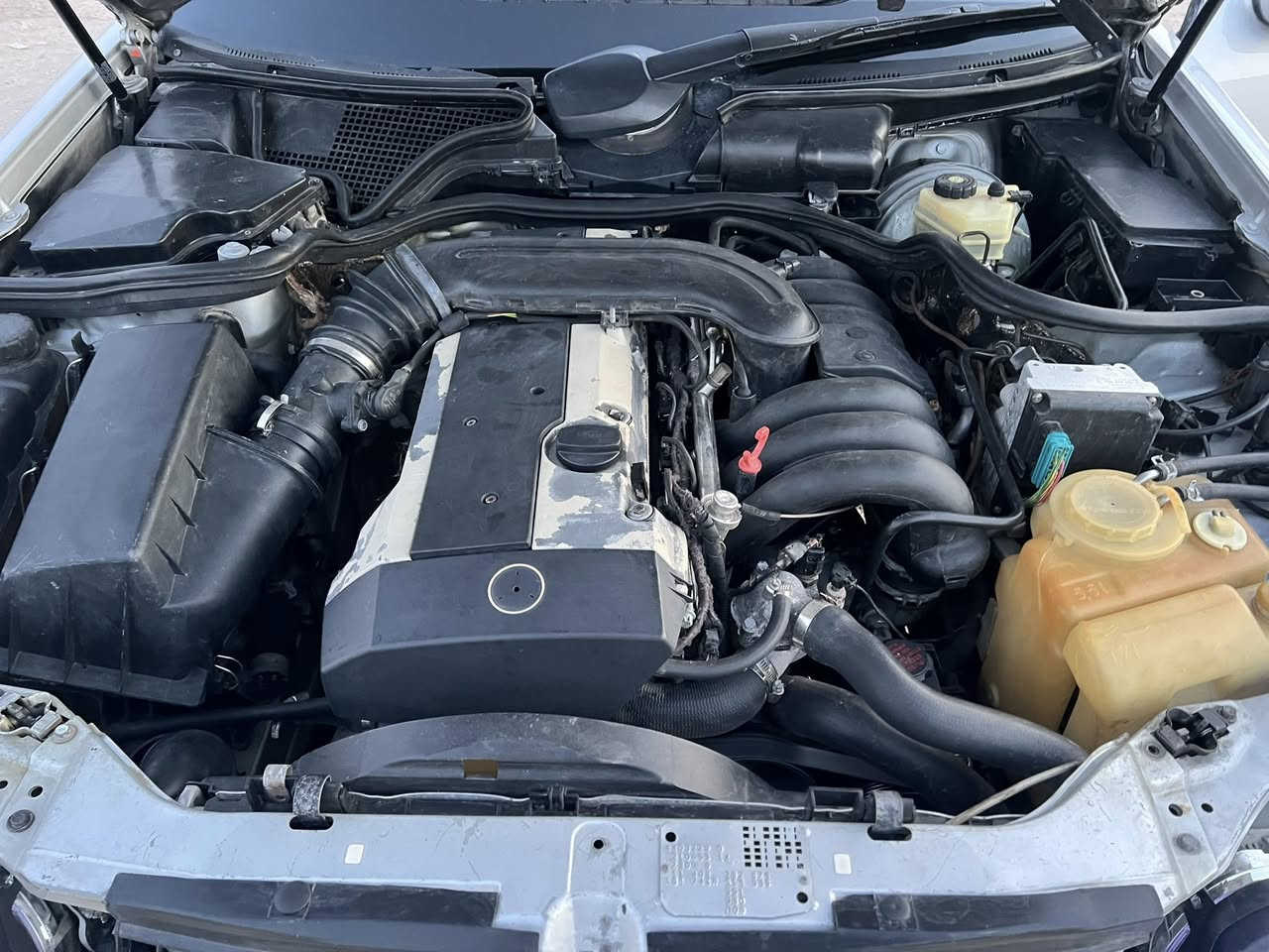 السلام عليكم  للبيع مارسيدس موديل 95 صبغ عام كير و مكينه وصدر تمام رقم أربيل  هزء  جديده سنويا 30  سعر90 مكاني أبوغريب  *********** اسيا***********
