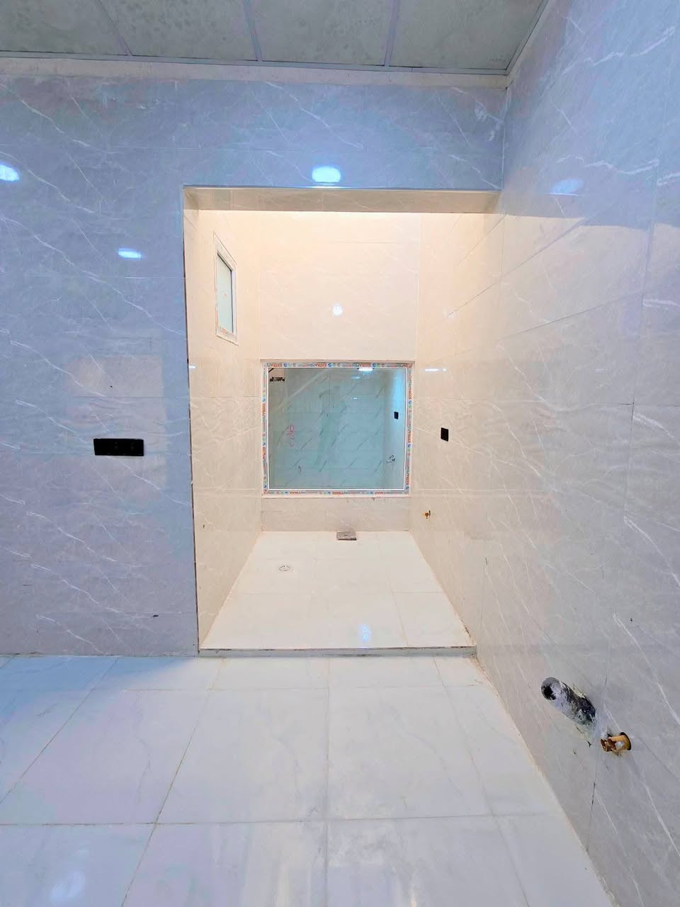 #دارين #للبيع  🏠 طابوصرف   
#المساحة كل دار :-  125 متر
#واجهة كل دار :-  5.5
#العنوان :- القادسية الثانية مقابل حلويات الحلواني خلف تجاري

#تفاصيل كل دار 🏡 
_ ط/١
- استقبال 
- هول 
- غرفتين نون
- مطبخ بارد
- مطبخ حار 
- صحيات 
- بيتونة
- كراج سيارة.
- درج داخلي
نضام دكت. و مغربي

     
#للأستفسار الأتصال على الارقام التالية :-🔶️
 📞 *********** 📲
 📞 *********** 📲
أو مراسلتنا عبر { فايبر ــــ وتساب ــــ 📲} 
أو مراجعة #مكتب شوان للعقارات والمقاولات الكائن في الحرية علاء سايدين بنجاعلي مقابل جامع عبداللة و حديقة مثلاث
{  #نتشرف #بزيارتكم }
