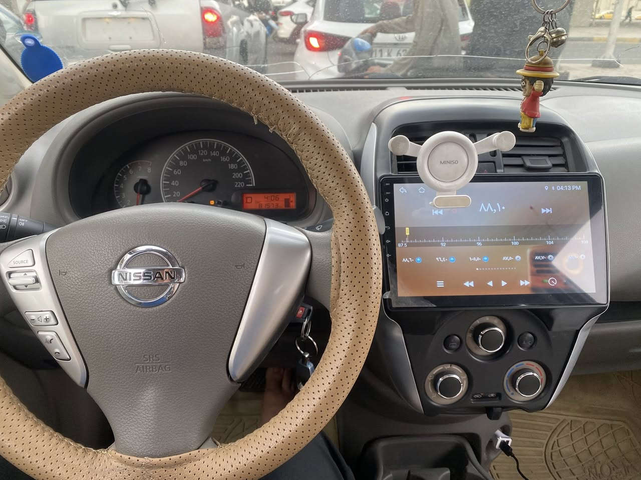 السلام عليكم سيارة نيسان سني هندي 2022 بليتة الزركة مكفولة من الصبغ والتبديل شاشة جبيره منضومة لايت زنون تخم تاير ماشية 82 باسمي مكاني بغداد السعر 118
***********
