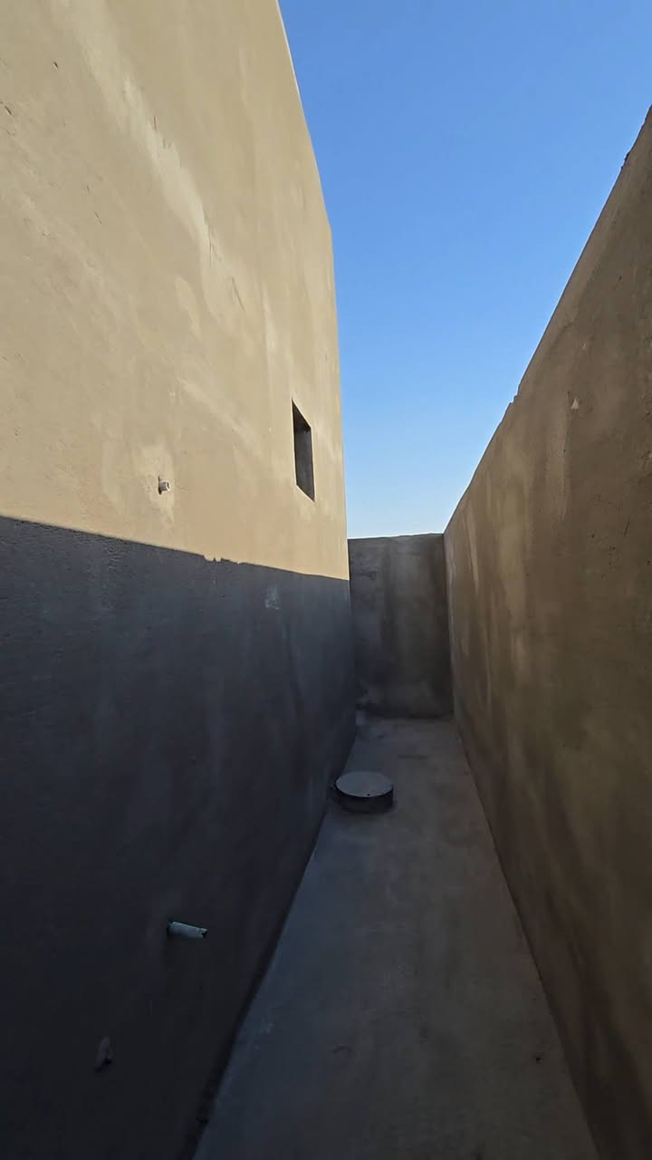 السلام عليكم كادر لبخ داخلي اسود وبياض وخارجي وجهات سقل و طلس عمل درجه اولى*********** بل متر او قطعي متفرغ حاليا
