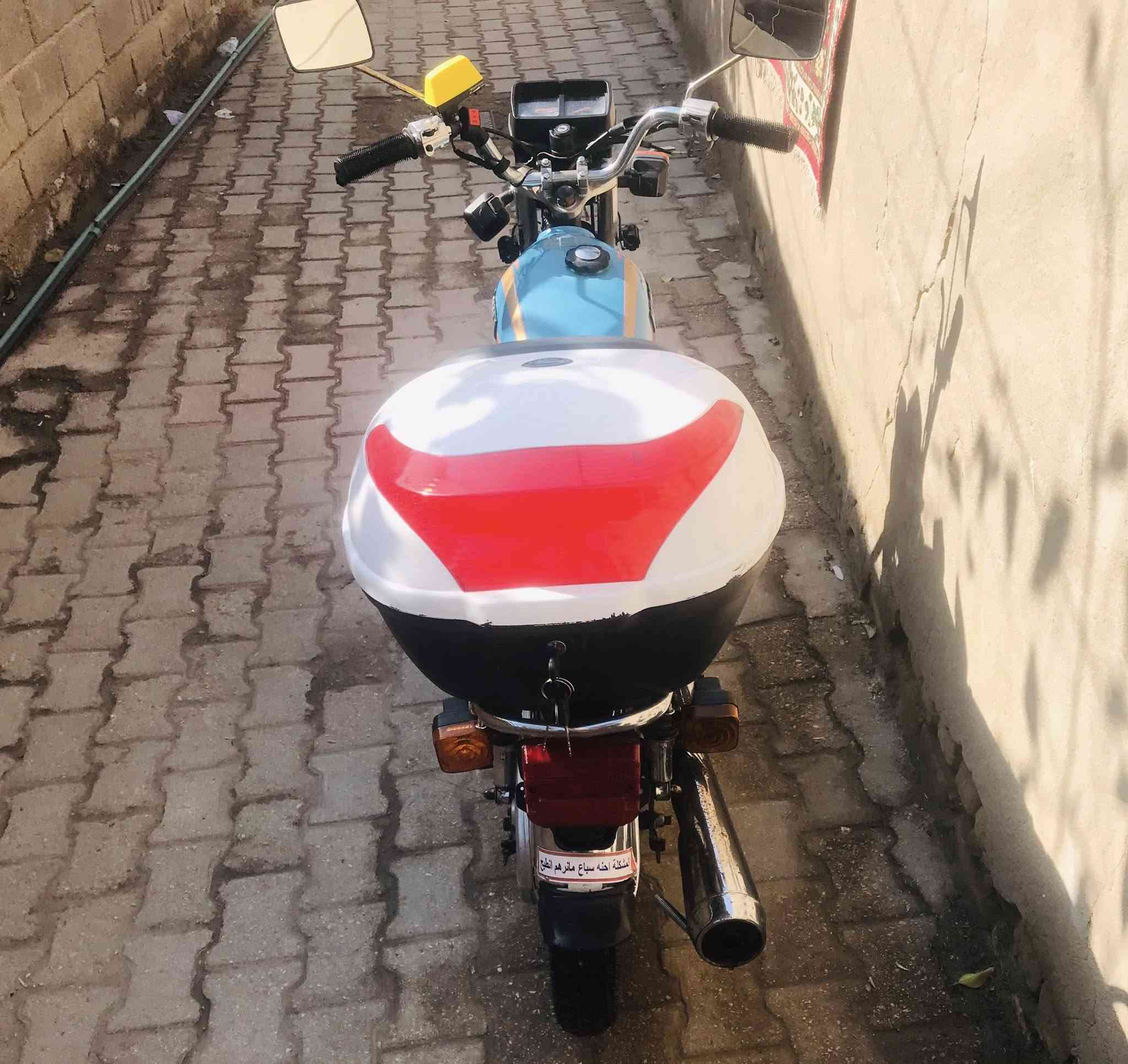 السلام عليكم دراجة 4 گير إيراني 2020 أوراق إصولي (أوراق أصولي كمرك مدفوع ) مو سكنر ولا كلك دراجة مال بيت بيها نواقص بسيطه محرك مكفول دهن جديد بنز جديد كلچات جدد عنواني گربلاء - باب بغداد أو ألجرية ألسعر 500 
خاص مفتوح رقم هاتف ‭٠٧٨٨ ٧٠٦ ٥٩٧٥
