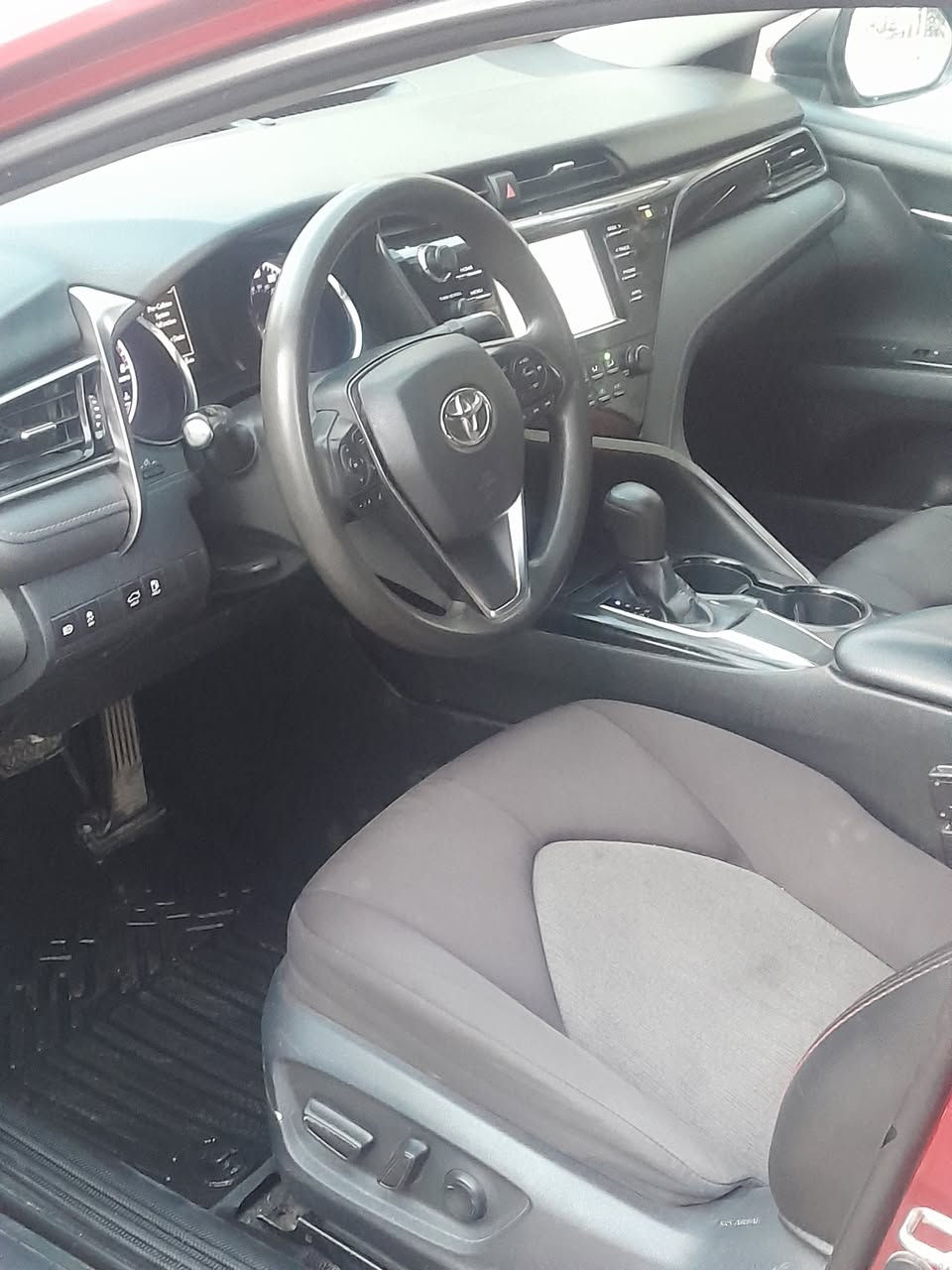 كامري 2019 LE رقم سليمانية حادث جامرلغ سايق او ربع بنيد و اربع قطع كلير امريكا بدون دواخل بدون ايرباك كير محرك تبريد تدفئه على وضع الشركه 
السعر 147 بي مجال عنوان كركوك
***********
