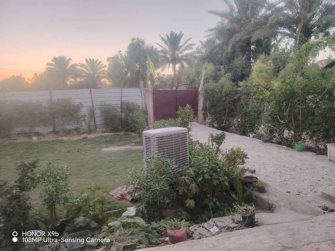 السلام عليكم بيت للبيع بل بستنه المساحه 430 كافه الخدمات الاستفسار ع الرقم ***********
