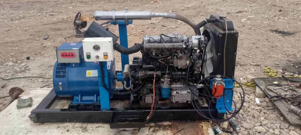 السلام عليكم ورحمه الله وبركاته
مولدة للبيع تنصيب جديد مكينة ازوزة غنية عن التعريف ضمان ١٠ايام  لاتنقيص ولا تبخير راس توليد ثري فيز 30كيفي نحاس 100% للاستفسار الاتصال على الرقم التالي ***********العنوان بغداد جرف النداف مقابيل معمل ثلج العساف القديم السعر 23وبيها مجال قليل ( للعلم يوجود ١٥كيفي أيضا مكينة كابوتة )
