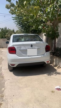 رینۆی سیمبول ٢٠٢٠ بێ بۆیاخ بێ سارد ٦٠٠٠٠رۆیشتووە کەمیک نەرمە تەرزەی هە...