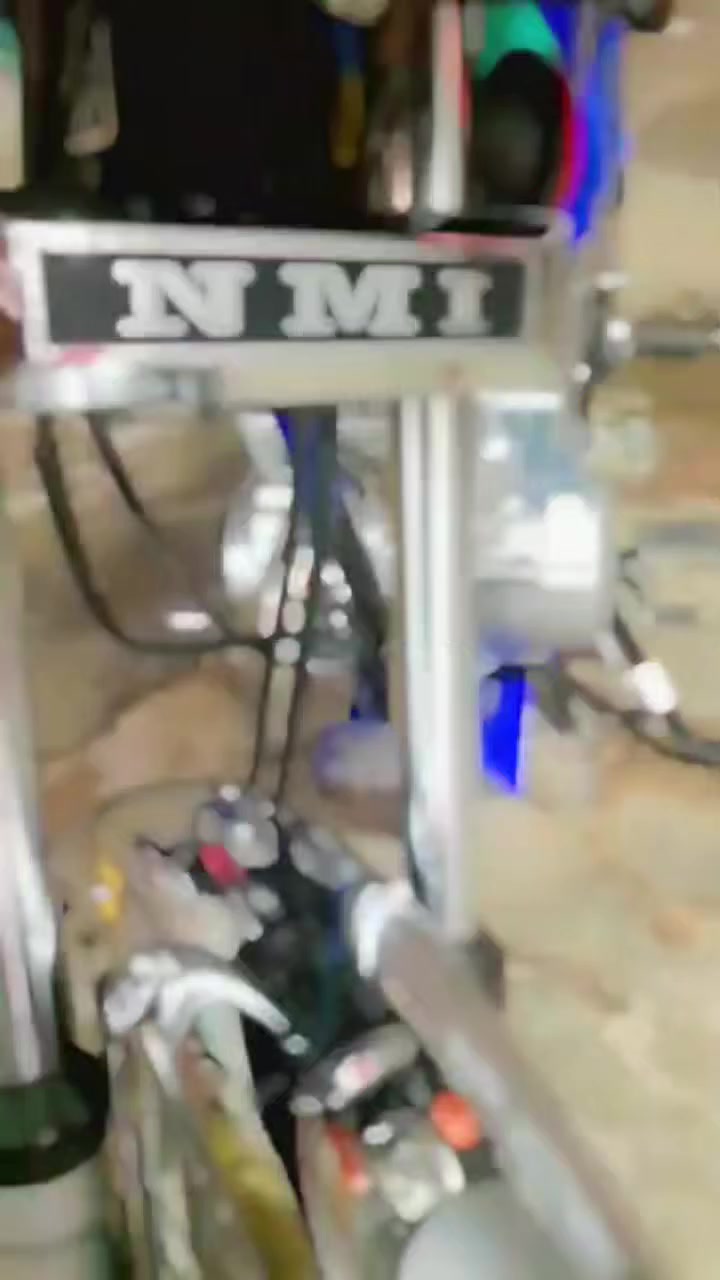 سلام عليكم شباب ماطور 22 اصلي شلامجة رقم وسنوية مكاني عزيزية اتصل وتدلل***********
