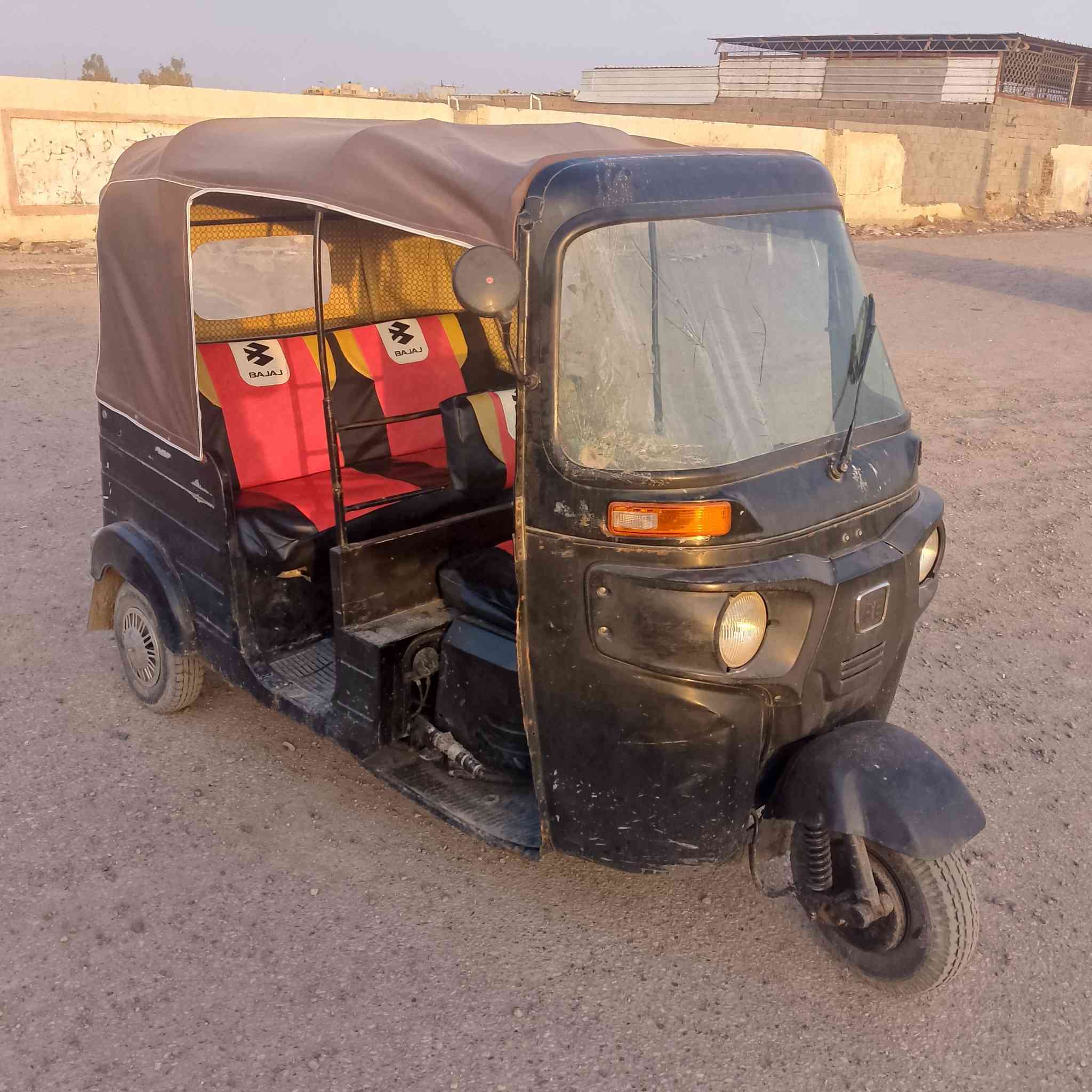 سلام عليكم تكتك موديل 17شهر 12 تكتك خير من الله جاهزه من كلشي وراق سحب اكفلها من سرقه سعرها قفل بدون عمله مليونين وستميه البكان بغداد مدينه الصدر الحميديه رقم الهاتف ***********
