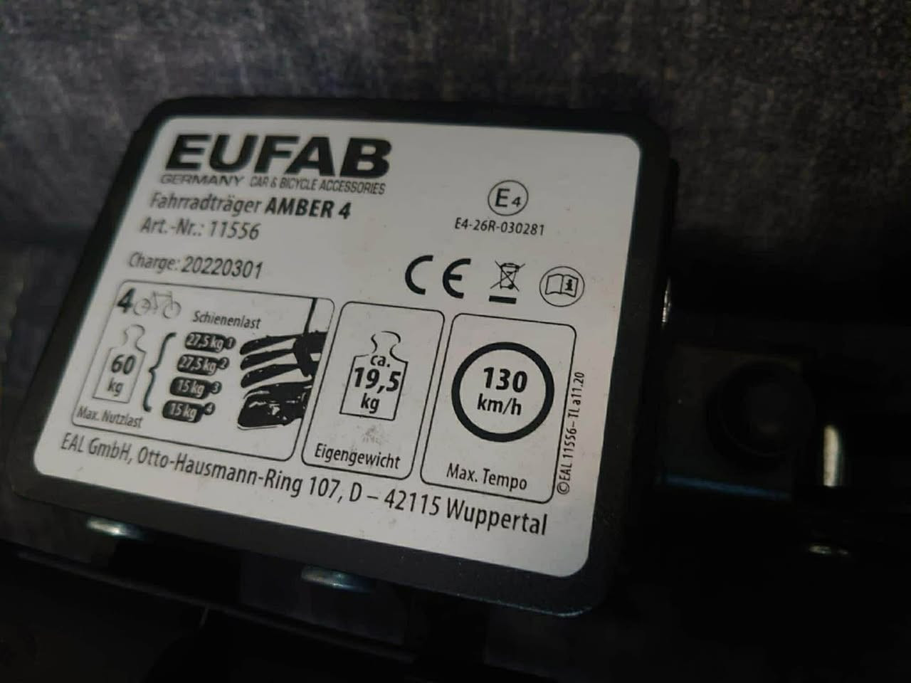 متوفر حامل دراجات هوائية
استيراد من تركيا 

يحمل 4 دراجات

بك لايت شغال ينربط بالسيارة 

يتحمل وزن 60 كيلو 

السعر 175 الف وبي مجال

ينربط بالهوك 

***********
