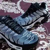 نايك TN • مقاس 44 • جديد