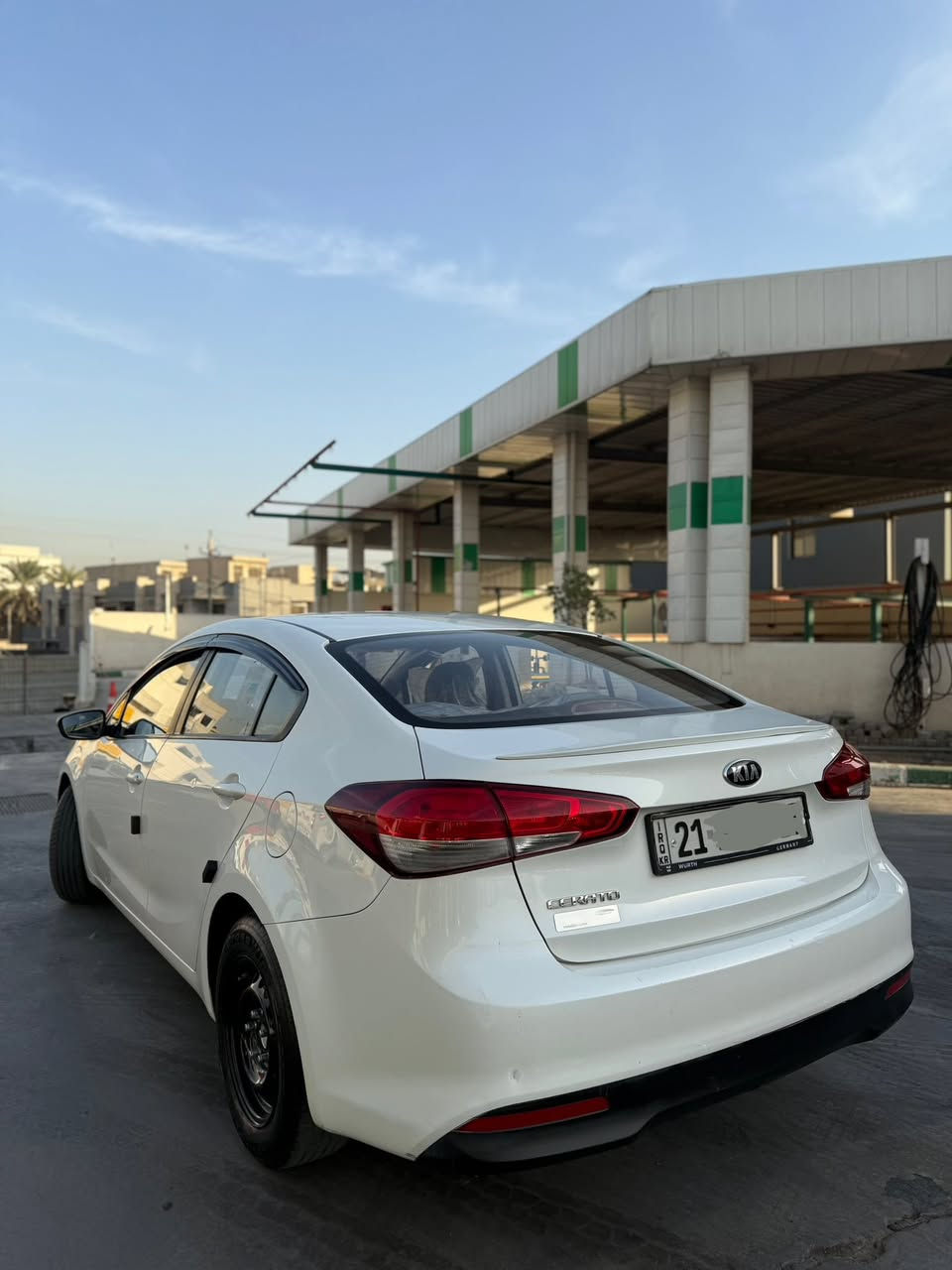 السلام عليكم
للبيع كيا سيراتو ( 2017 ) خليجي ( ماشية 83 ) الشركة الدولية كفاله عامة بدون صبغ حته الدعاميات سبير مانازل رقم شمالي سنوية جديدة رقم دولي جديد تريد تحويل وكالة حاضر 
مواصفاتها 
تحكمات ستيرن
اشاير مري
كشاف ضباب 
لايت كهربائي 
سيارة جديدة بوضع الشركة بدون نقص جاهزة محرك كير صدر دبل تايرات تبريد كلة بوضع الشركة ومكفول 
ملاحضة ( السيارة مكفولة وبوضع الشركة ) 
مكاني بغداد 
السعر 136 
***********
