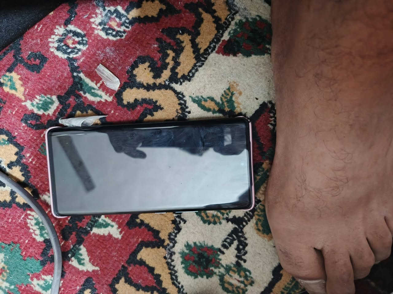 السلام عليكم للبيع ذاكره 256 وهذا رقمي ***********
