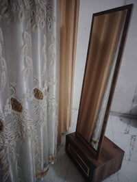 من رخصت مدير الكروب المحترم 🌹 للبيع تسريحة (كونسول) مع مراية ❤️♥️  خشب...