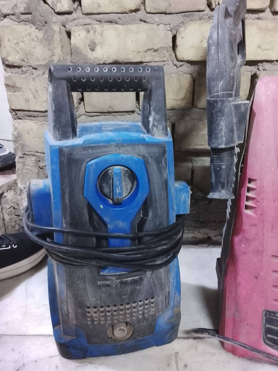 السلام عليكم 
غراض للبيع 
1- مكينة تجهيز القهوه كلشي ما بيه استعمال جداً قليل السعر 60الف وبيه مجال 
2- مكينة العصير (الخلاط) كلشي جاهز و نضيفه واستعمال قليل نقص فقط الدولكه السعر 10الف
3-مكينة غسل سيارات 
فٱره 
اللون الاحمر سعره 35 الف
واللون الأزرق 25الف
بس ما بيهم لا صونده ولا مسدس
كلشي الي ذكرته يشتغلن على الفحص 
المكان بغداد البنوك قرب حسينيه  الامام المهدي
***********
