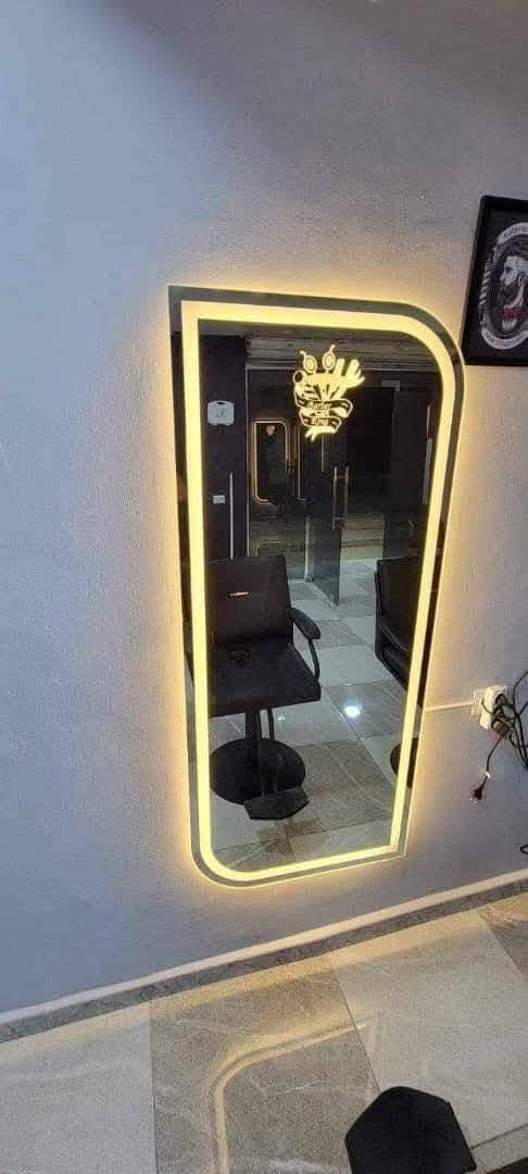من المعمل إليكم مباشرة.. الجودة والتميز في عالم الحلاقة! 💈✂️
هل تبحث عن الفخامة والمتانة لصالونك؟ نحن نوفر لك أفضل أنواع كراسي الحلاقة المصنعة بأعلى معايير الجودة وبأسعار المعمل المنافسة.
✨ خدماتنا تشمل:
✅ تجهيز صالونات الحلاقة رجالي و نسائي أنواع كراسي الحلاقة (رجالي - نسائي).
✅ كراسي "كيفيت" (Comfort) المريحة.
✅ شازلونات غسيل شعر وتجميل.
✅ صيانة شاملة لجميع أنواع الكراسي القديمة والحديثة.
📍 الموقع: كربلاء المقدسة حي العامل. شارع المستوصف. 
🚛 الشحن: يتوفر شحن سريع ومضمون إلى كافة المحافظات .  
للتواصل والاستفسار:
📱 واتساب: ***********. ***********.   استاذ أركان الكربلائي.
