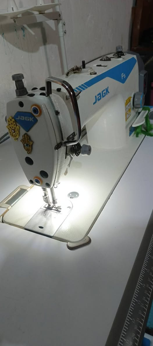 سلام عليكم مكينه خياطه للبيع مكفوله كفاله عامه مستخدمه سبوعين سعره 350 لستفسار مراسله رقم ***********

