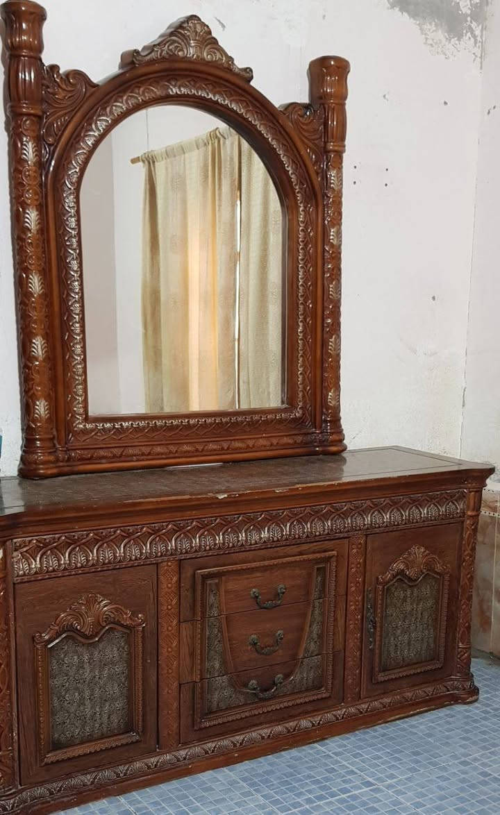 السلام عليكم كنتور وغرفه وجربايه صيني للبيع السعر  150 المكان البصرة القرنه للانتصال ***********
