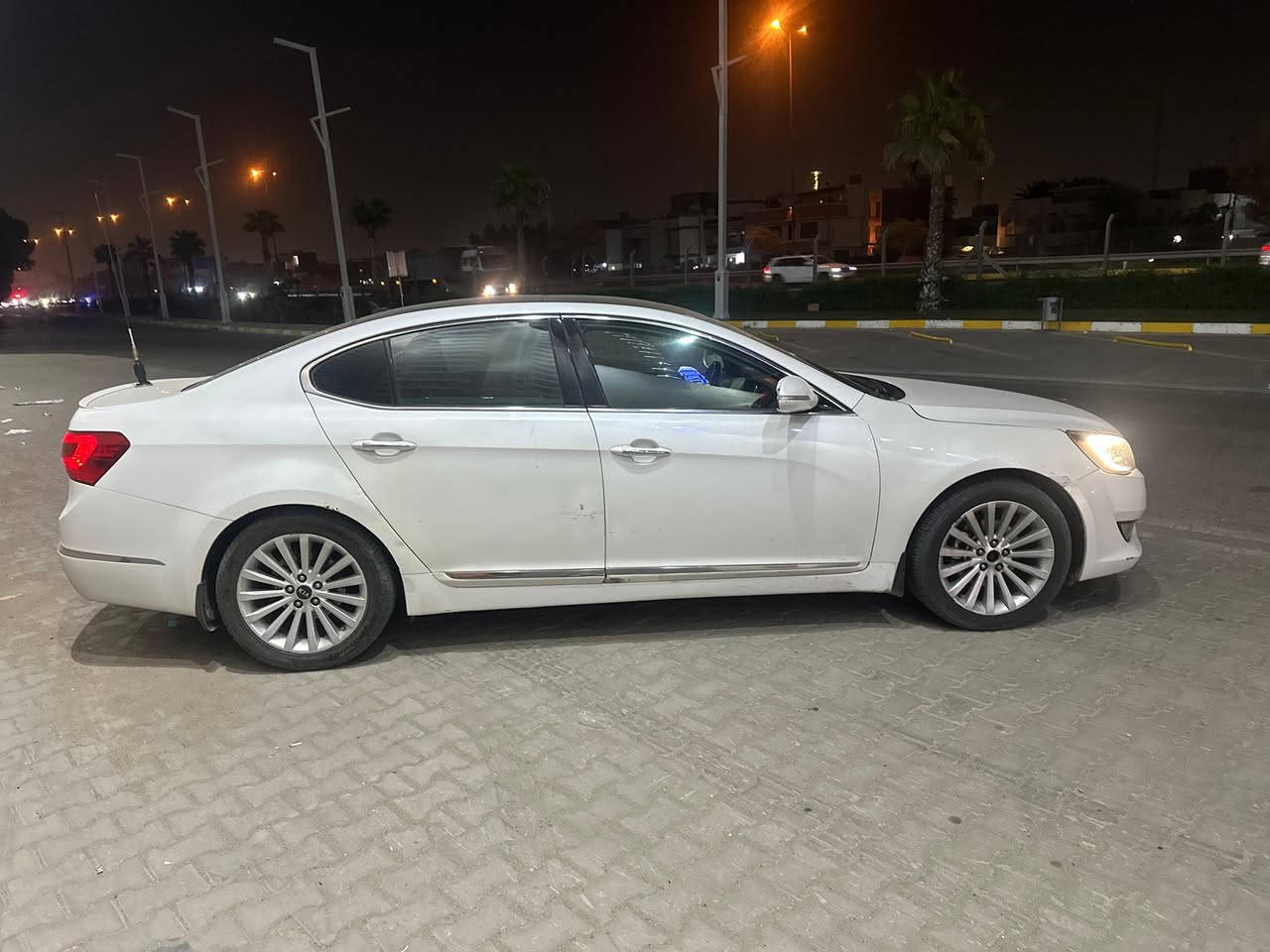 سلام وعليكم 
كيا كادينزا 2012 السيارة فول 
تدفئة بالكشنات
معروفة مواصفات الكادينزا
سيارة خير من الله 
مكينة بس كازكيت
صدر يرادلة ترتيب 
هاي صورهة وسونر
السعر 110 وبيهة مجال
عنوان الغزالية او ابو غريب
اتصل عل رقم وتدلل 
0776 247 6924‬
