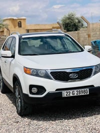 كيا سورنتو 2012 فول مواصفات  محرك  4 سلندر مفتوح بيها صبغ الجاملق الخل...