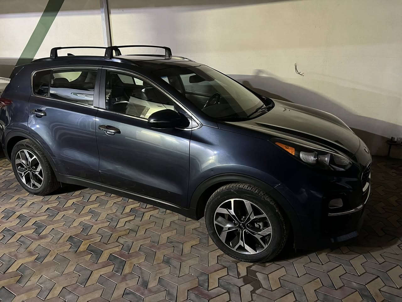 سبورتج 2020 فول مواصفات  داخل جلد وكشنات تدفئه وتبريد وكهرباء وبانوراما حساسات كامره رادار مري كهرباء هاندبريك كهرباء  باب خلفي كهرباء
ايرباك برده فقط
***********
