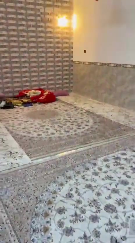 بيت للبيع المساحه 200م  مكانه عمود 134طريق ياعلي
بناء بلوك السقف صب كونكريت  البيت كامل 

السعر 38وبي مجال 

الاستفسار ***********
