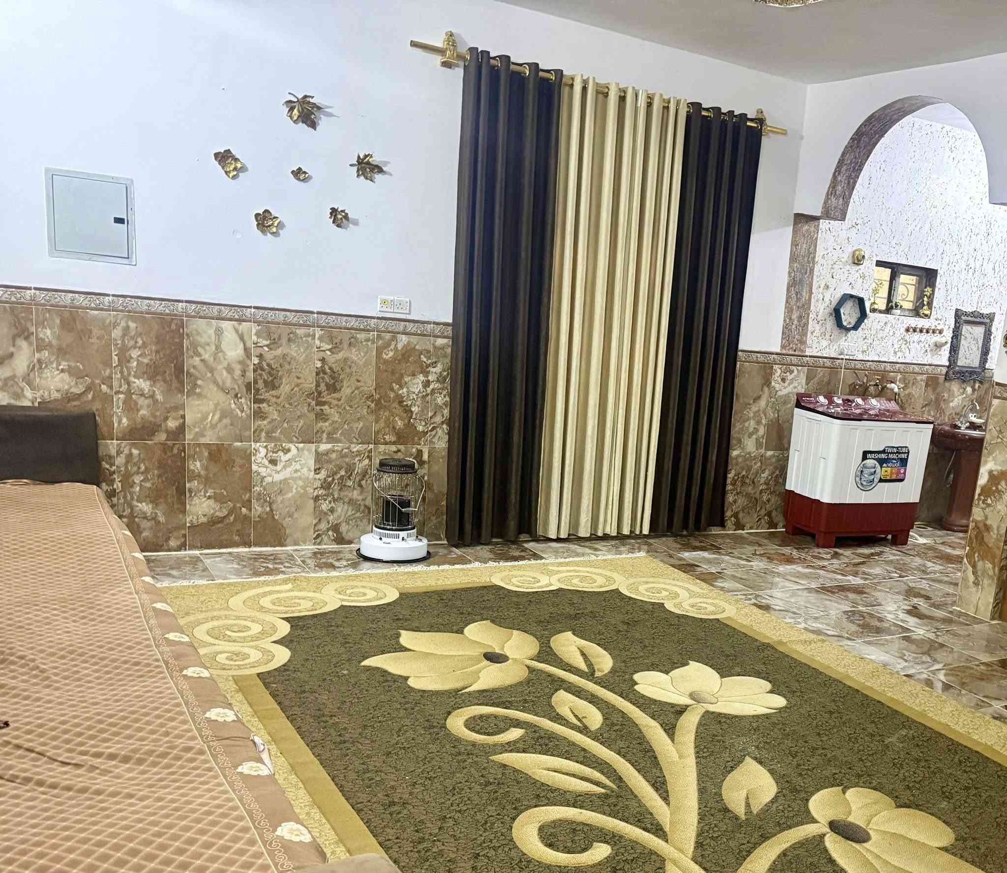 دار للبيع ط2 

مساحة 240م ( 8*30)القادسية ،قطعة 500،عرض الشارع 15.    للاستفسار:- مكتب نصير للعقارات 
العنوان :- تكريت ،القادسية ، وسط شارع قطعة 500

للاتصال:-  ***********
نرفق لكم صور من الدار 

ملاحظة / فقط واجهة الدار لم تكتمل .
