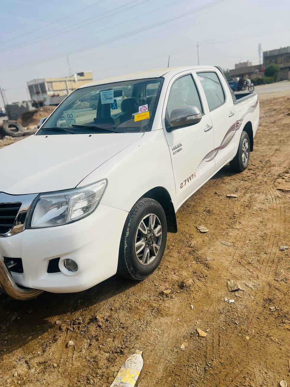 للبيع هايلوكس موديل 2013 رقم واسط سنوية لغاية2030 بسمي هزه جديده السيارة كفالة عامة /***********/ السعر 183$ العنوان بغداد
