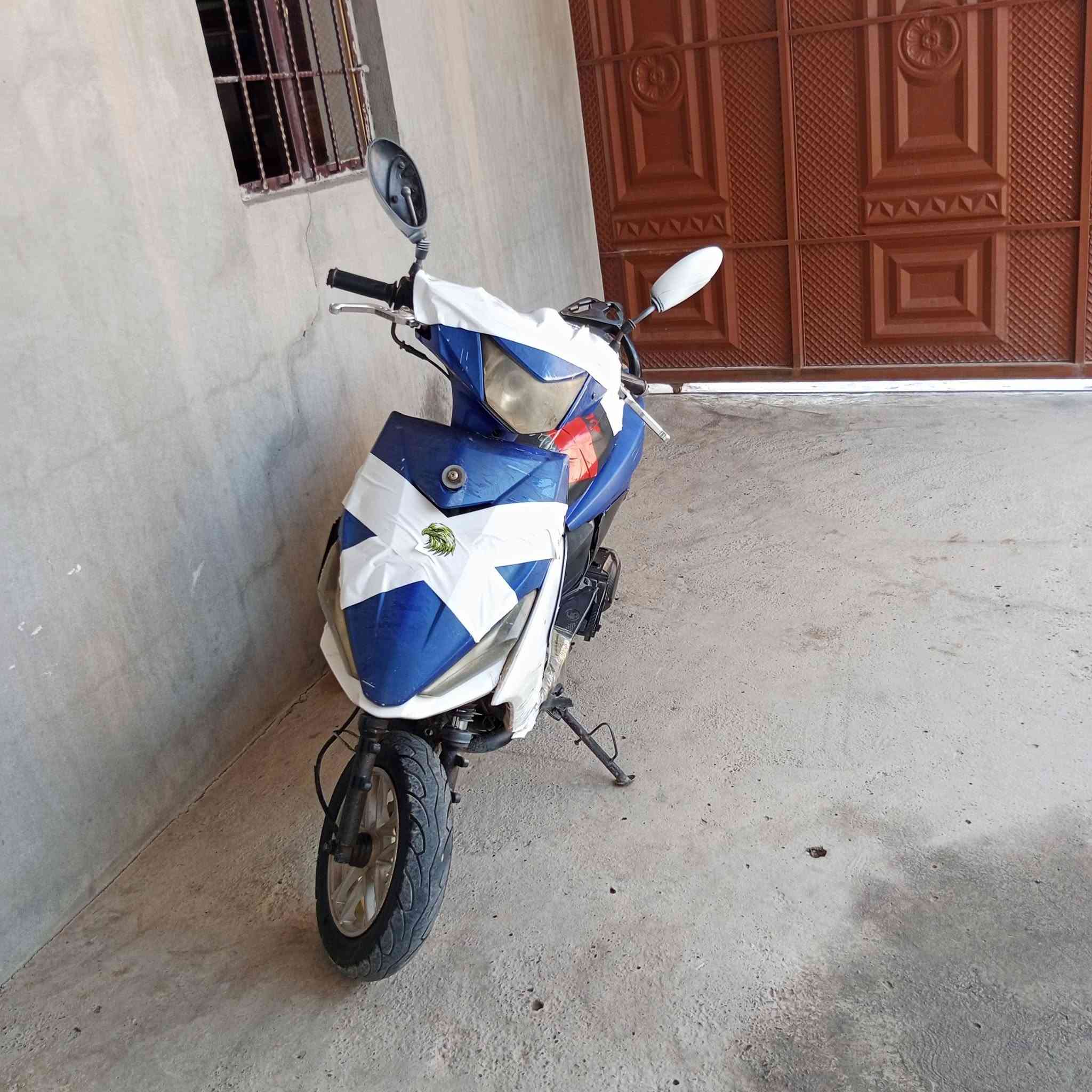 السلام عليكم  مطور البيع مرواس يرهم السعر 100 وبي مجال الرقم النتصال***********
