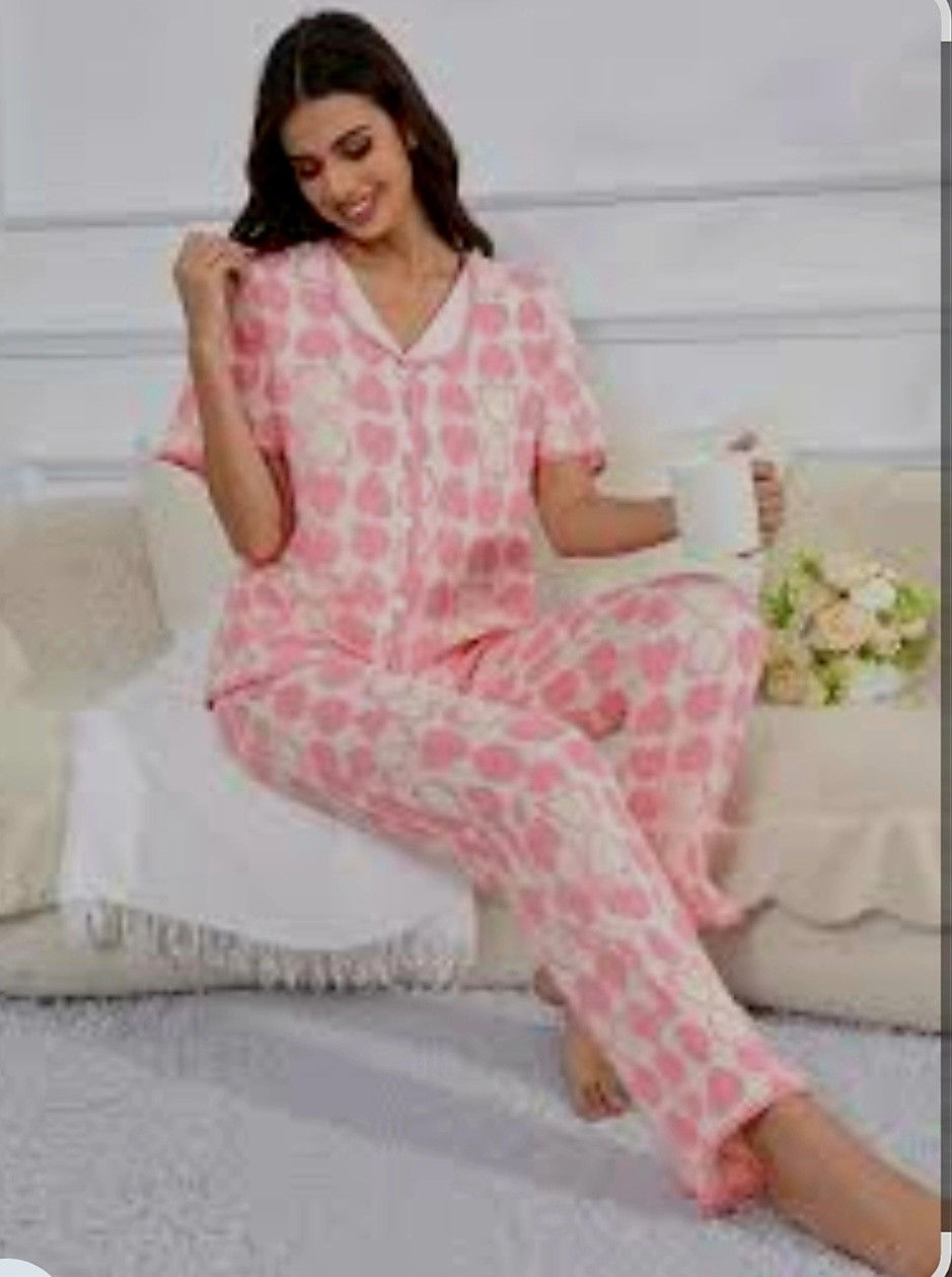 العيد قرّب واللبسة الحلوة تبي بيجامة أحلى! 😍 . 

 ل زبائنا الذوق جبنالكم تشكيلة بيجامات تخليكِ في البيت انيقه وراقيه ، والألوان؟ تفتح النفس حرفياً! 
مش بس شكل، حتى الراحة تلقيها في البيجامه الناعمهَ 
متوفرات لحقوُا قبل نفاذ الكميه🏃‍♀️❤️ .

اشكِال وانواع  مختلفه وخاماتَ مُريحه 🤍🥹.
وحتِي لو كنتي عروُس  وتتجهزي حتلقي اختياركَ كله  عند ذوقَ🤍🪞.

لبستك متكمِلش الا بـ بجامهَ العِيد😅✨.

يوجد توصيل لكل المحافظات🚗

#ذوق لأنك تستحقين الأجمل 🥺🩷


**إذا كنت صاحب هذا الإعلان وتريد حذفه لأي سبب، رجاءا أرسل رسالة إلى الدعم الفني**