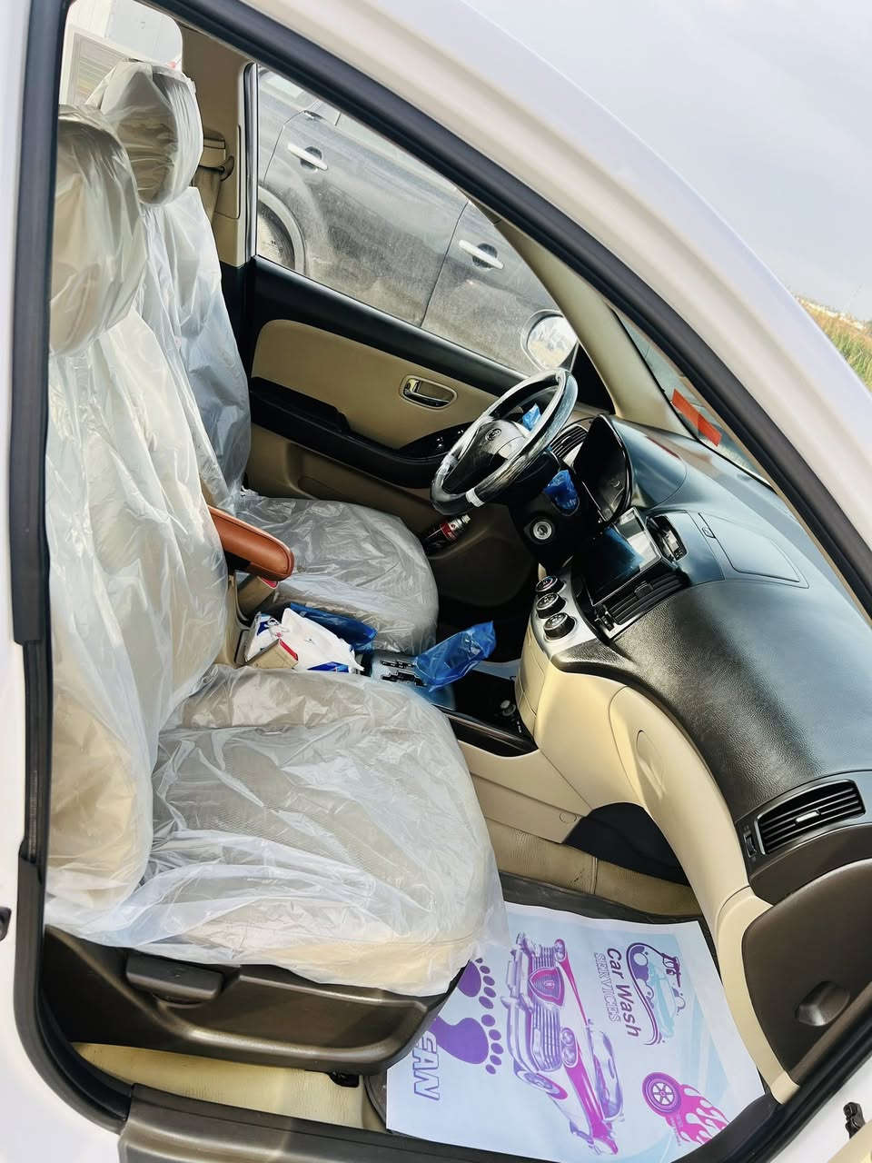 سلام عليكم للبيع الانترا 

موديل 2011 رقم بغداد بسمي تحويل مباشر 

مكينه 2000

مكينه كير صدر تبريد كله جديد 

تخم تاير جديد 

السياره جاهزه من كلشي 

السعر 115 او بيها مجال 

مكاني جسر ديالى تقاتع النهروان 

الاستفسار ***********
