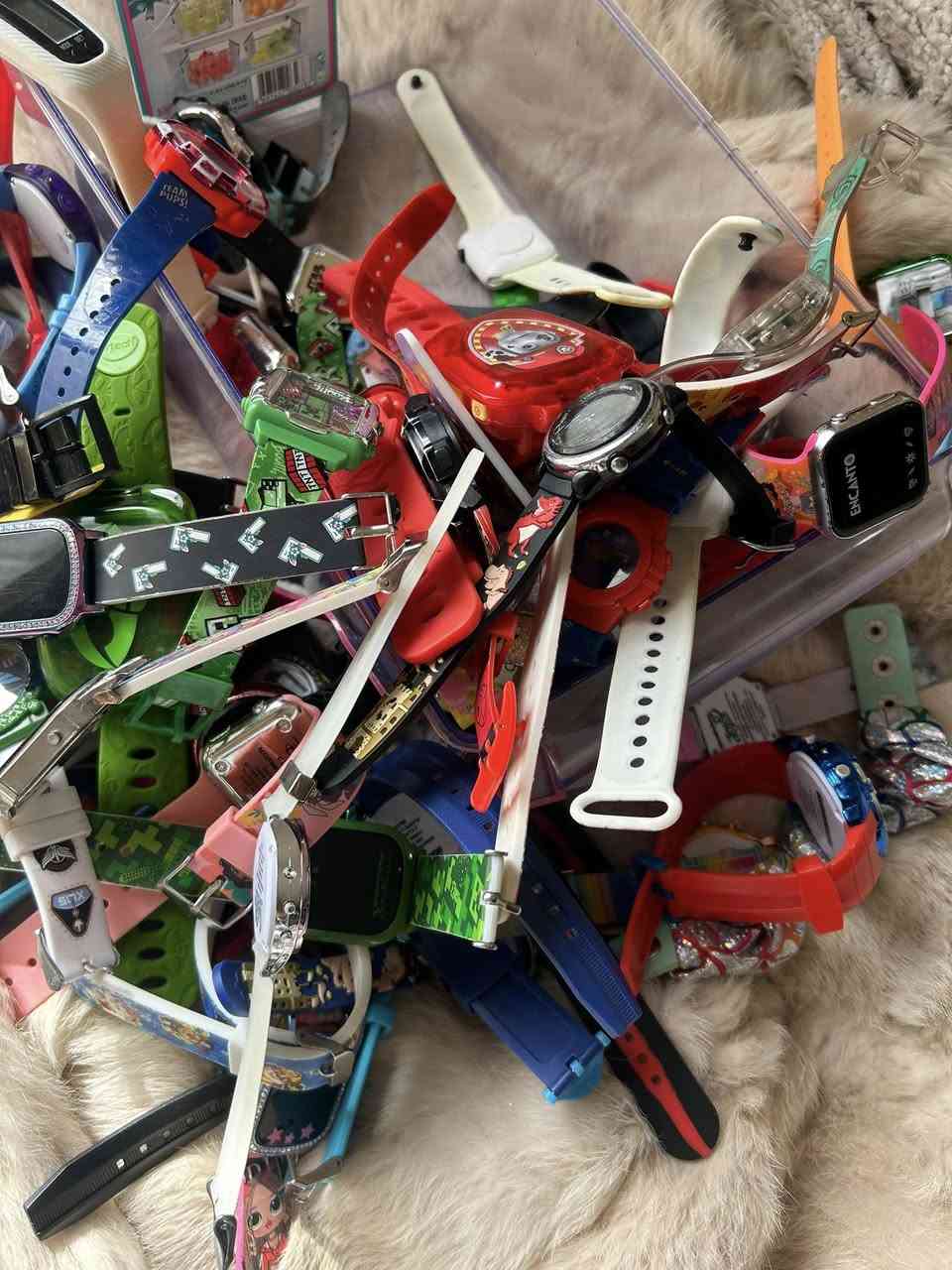 السلام عليكم ساعات اطفال باله اغلبهم شخصيات كارتونيه اغلبهم يحتاج باتري 
القطعة بالف العدد 100 عندي توصيل 
ليريد نصهم عادي نص بنص اعدهن والف عافيه


**إذا كنت صاحب هذا الإعلان وتريد حذفه لأي سبب، رجاءا أرسل رسالة إلى الدعم الفني**