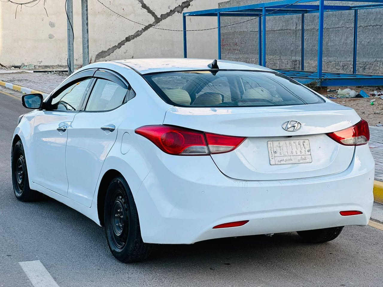 السلام عليكم للبيع هونداي النتر مديل 2014 وارد خليجي بيه صبغ جماليه فقد مكينه كير حداديه تخم تاير تبريد ثلج السعر 98 المواصفات فتحت صقف تحكم استيرن شاشه جبيره حساسات خلفيه السياره جديده وجاهزه من كلشي مكينه 1800 دوش مكان السياره كربلاء الستفسار اكثر عل رقم ***********
