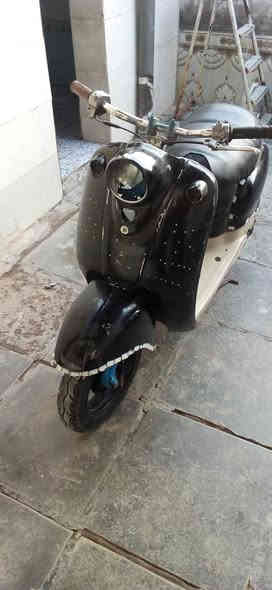 السلام عليكم مصريه 150 وبيها مجال
 عوزها لايت وشاير والصلانصه بيها زرف زغير 
مكينه تخبل شلعه ومشي شرط 60 
للبيع ناصريه مركز بالاسكان 
***********
