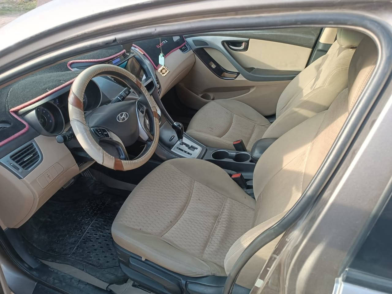 سلام عليكم من رخصت ادمن انتره خليجي فول مواصفات جديده مال جناي تخم تاير صدر امامي خلفي جديد محرك 1800كفاله من صبغ بيهه بدوسه فقط عنوان فلوجه موديل 2012 سعر108مجال قليل حك جيه فقط بل خيرعل ياخذها ***********
