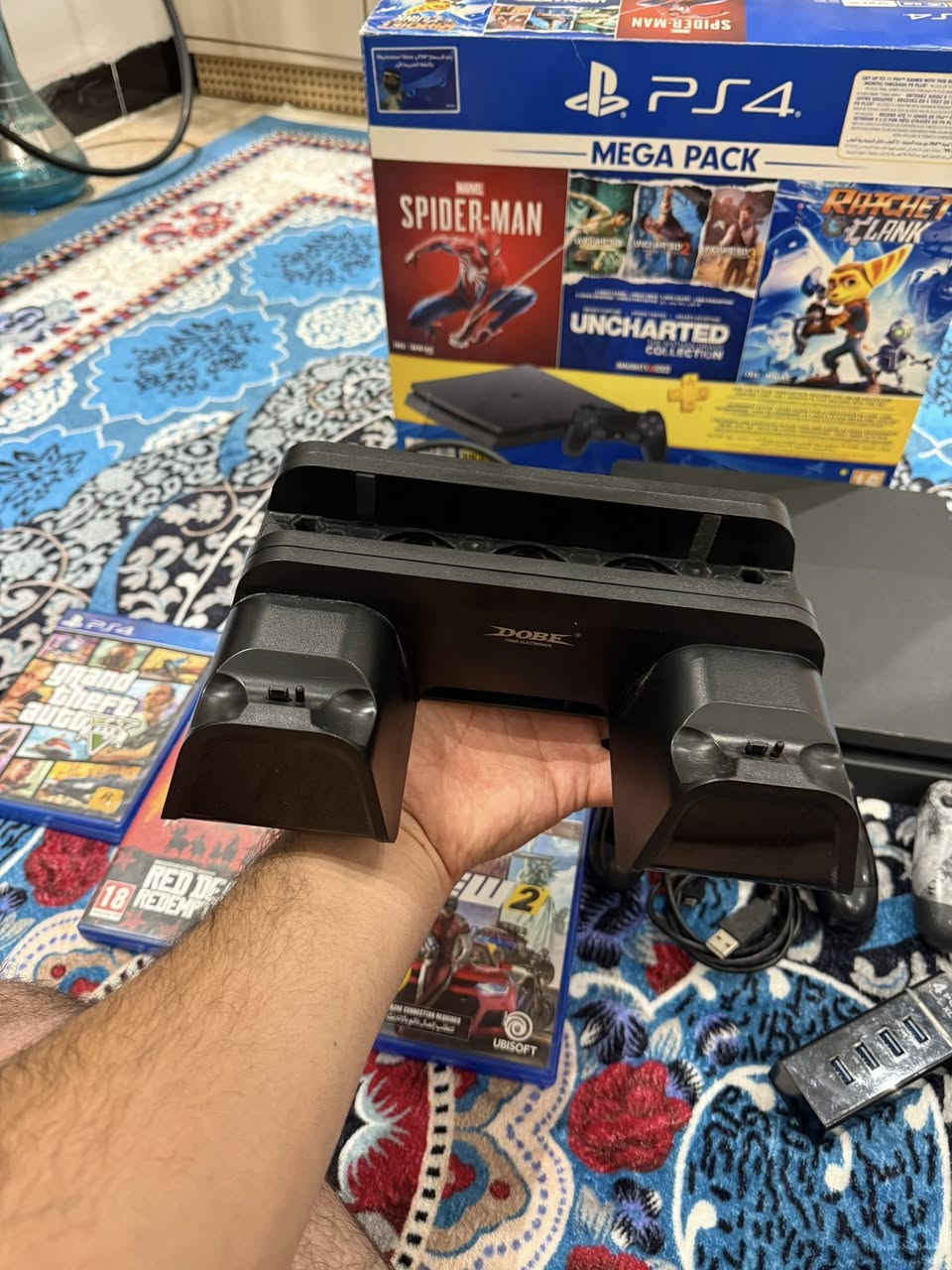 السلام عليكم بلي فور سلم ps4s
جديد استخدام قليل جداً جداً ساعات فقط 
ذاكرته 500نضيف جداً لامفتوح ولا مصلح باكيت غراض كامله 
وياه جوستك الاصلي+جوستك تجاري 
وياه هارد خارجيADATA 1Tواحد تيرا سعره90الف
وياه ستاند (قاعدة ) بيها مراوح تبريد 
وياه اقراص gta5+red dead2+the crew2
بي حساب  امارتي مدفوع اشتراك سنه كامله باقيله 9اشهر 
بي 8العاب مدفوعه 
الجهاز كامل مع الملحقات سعره 285الف
وماكو هيج سعر جهاز جديد ومامستخدم قليل جداً 
مكاني بغداد العامرية رقمي
***********
