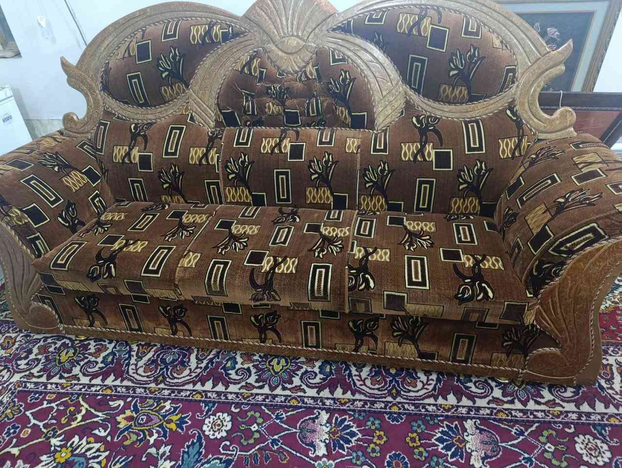 تخم قنفات مستعمل نظيف قطعتين كبار واربع قطع صغار السعر 250 وبي مجال قليل للاستفسار الاتصال على الرقم ***********
