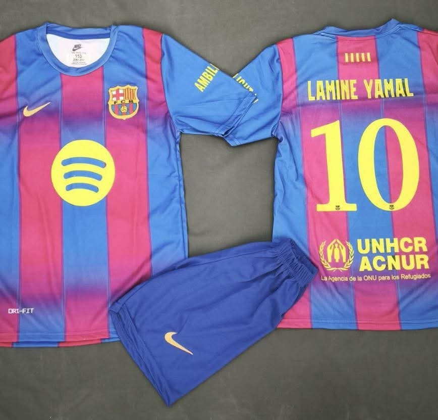 مع حلول عيد الفطر المبارك وبداية الموسم الصيفي 
وفرت لكم أزياء ((القرش)) سيت رياضي دريس وشورت ماركات 
الصناعة تركي درجة أولى الخامة والقالب شرط الفحص 
الأعمار المتوفرة من ((5سنوات لغاية 14 سنة )) 
للطلب والأستفسار مراسلة الصفحة أو الأتصال بالأرقام التالية 
***********
***********
