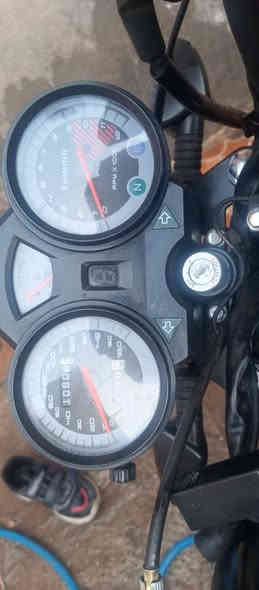 شاينغ موديل 23 ورقم وسنويه وكلشي كامل وكل كهربائياتها تشتغل ومابيها نقص من ايدك للشارع العنوان حسينيه الراشديه السعر مليون و 750 وبيهه مجال الرقم ***********
