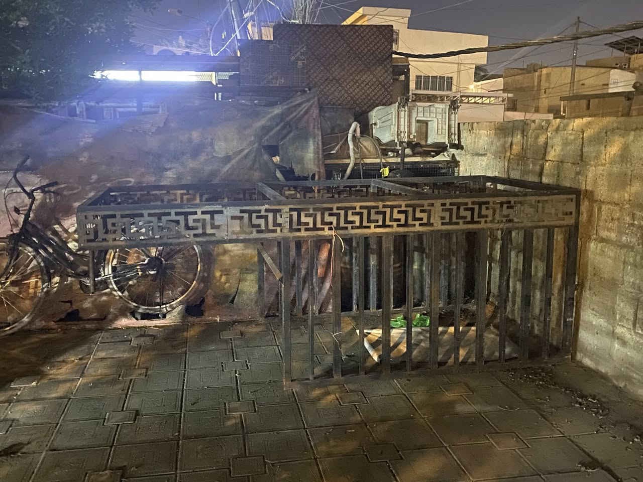 سلام عـْليگمٌ محجر ستوتة للبيع كامل اي نقص مابي عوزه بس صبغ عنواني بغداد الحرية
***********
