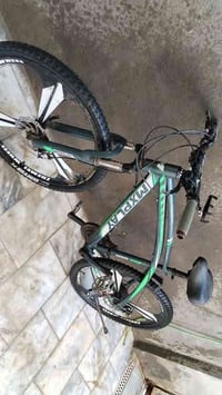 بايسكل جبلي للبيع مكينة خلفي ٧ و ٣ امامي البايسكل شغال كلشي مابي ومثل ...