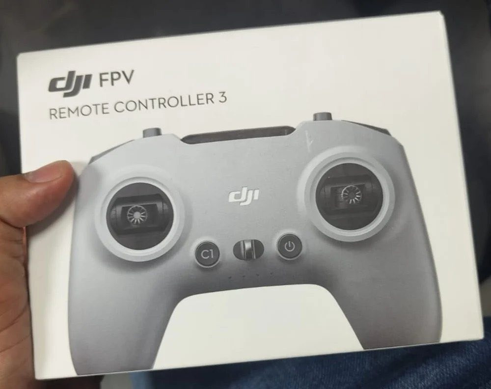 اليوم نسولف على القطع التكميلية الاحترافية للدرون كلهم متوفرات وعليهم (عرض يمي جوه🔥) السوك وقطع محدودة 
Goggles n3 و rc motion و fpv 3

وكذالك المستخدم النظيف عندي 
يتوفر avata2 و mini 5 و 4 ثنينهم كومبو بلس غراض كاملة و air3s و air2s مع كونترول شاشة rc2

قطع محدودة للحجز التواصل : *********** 
ورابط مباشر للواتس wa.me/9647760991220
