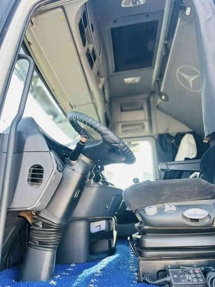 اللّهمّ﮼صَلَ﮼وَسَلَمْ﮼عَلَىٰ﮼نَبِيَنَا﮼مُحَمّدٍ 

مارسدس اكتروز راس تريله موديل 2011 حجم 1844

رتايدر تبريد ثلاجه كامره حساس 

طخم تايه وياله كروم 

فك وربط اربيل 

سعر خاص

للاستفسار اكثر ☎️📞

رقم تلفون***********/ *********** واتساب
#معرض_حجي_زياد_اربيل_خبات_اسكي_كلك
