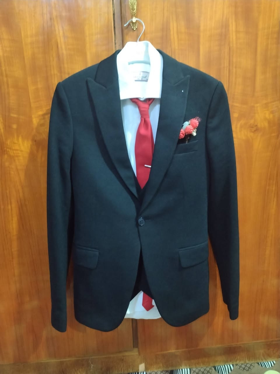 قاط مال عريس جديد لبيع
السعر 40الف بي مجال  
عنوان كرامه موصل
رقم الهاتف
***********
