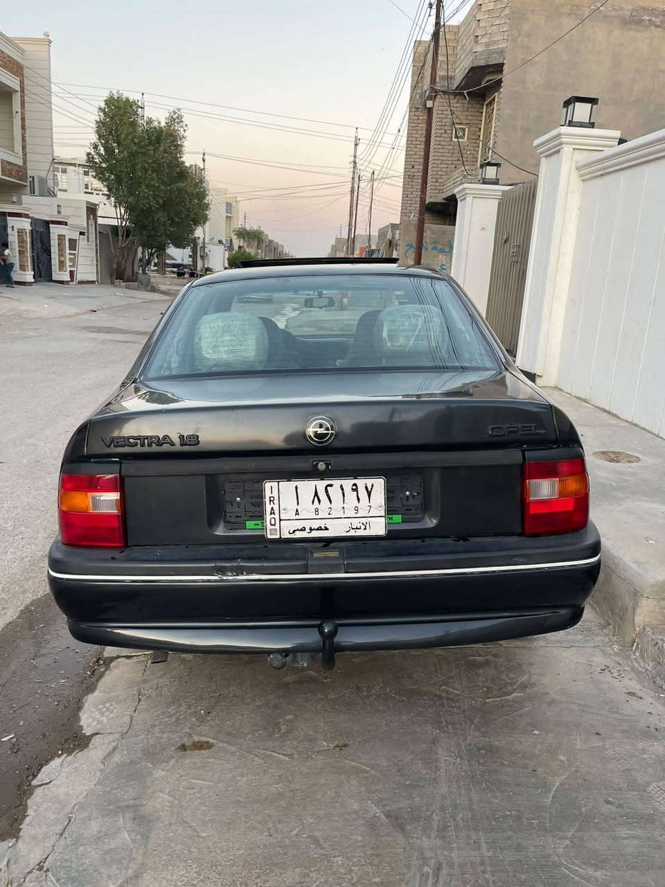 السلام عليكم بيع مستعجل اوبل فكترا موديل 93 محرك 18مكفول الانبار مشروع وطني وكاله عامه بسمي وراعيها هم موجود يمي تخم ويل وتخم  تاير جديد سياره مصبوغه جماليه فقط شرط لا ضربه لا معجون حتى الدواير والدوس ما معمره داخل جديد بطاين كصه جدد كهربائيات شغاله كلها سياره ناعمه كلش سعرها 37 وبيها مجال للطيبين  مكاني سامراء
***********
