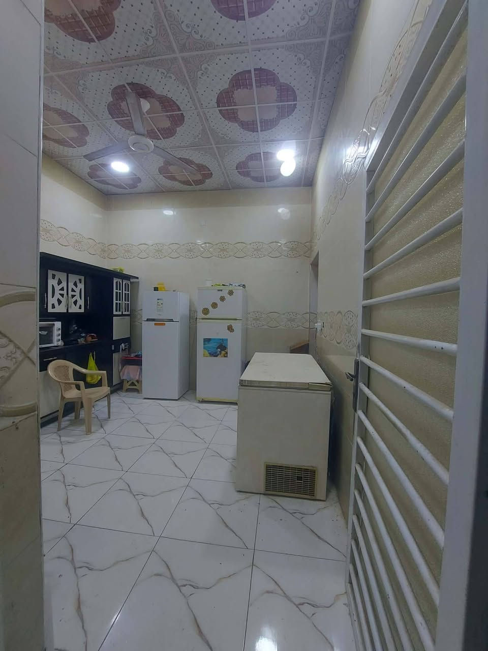 بيت  طابقين 
طابو صرف للبيع
*****************
 المساحة ١٢٥ متر 
**************
 الموقع حي ٣٦ 
قرب معمل المرور
مقابل مدرسة الفرسان
*****************
سنه البناء 
٢٠٢٤
**************
#الطابق_ الاول
غرفة
صالة
مطبخ
براني 
وصحيات داخلي وخارجية
#الطابق_الثاني
٣ غرف نوم
مع سويت حمام داخل الغرفة 
**********************
يرهم مراوس بيت في 
حي العمال او الجمهوري او حي الشرطة
للاستفسار اكثر عن سعر العقار مراسلة الصفحة


**إذا كنت صاحب هذا الإعلان وتريد حذفه لأي سبب، رجاءا أرسل رسالة إلى الدعم الفني**