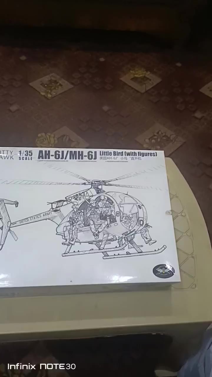 السلام عليكم طيارة تركيب السعر 25 كامل التفاصيل بالفيديو
هذا المنتج هو نموذج بلاستيكي لطائرة هليكوبتر بمقياس 1/35 من طراز "Little Bird" (AH-6J/MH-6J) من إنتاج شركة Kitty Hawk. 
المواصفات: يشتمل الطقم على أجزاء لبناء نسختين إما طائرة هجومية (AH-6J) أو طائرة نقل قوات (MH-6J). 
المحتويات: يتضمن الطقم 278 جزءًا بلاستيكيًا، وأجزاء شفافة، وستة مجسمات لأفراد الطاقم (طياران وأربعة جنود قوات خاصة). 
الميزات: يتميز بتفاصيل دقيقة في قمرة القيادة والمحرك، ويشمل ملصقات لأربعة خيارات مختلفة.


**إذا كنت صاحب هذا الإعلان وتريد حذفه لأي سبب، رجاءا أرسل رسالة إلى الدعم الفني**