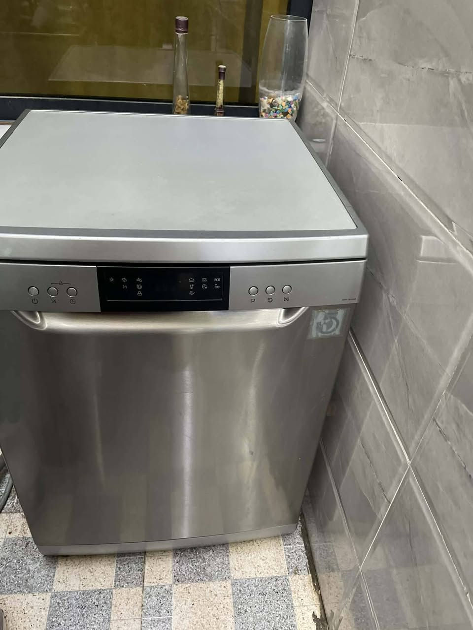 غسالة صحون نوعيتة الحافظ استعمال كولش قليل سعرها ب٣٠٠ وبيها مجال


**إذا كنت صاحب هذا الإعلان وتريد حذفه لأي سبب، رجاءا أرسل رسالة إلى الدعم الفني**