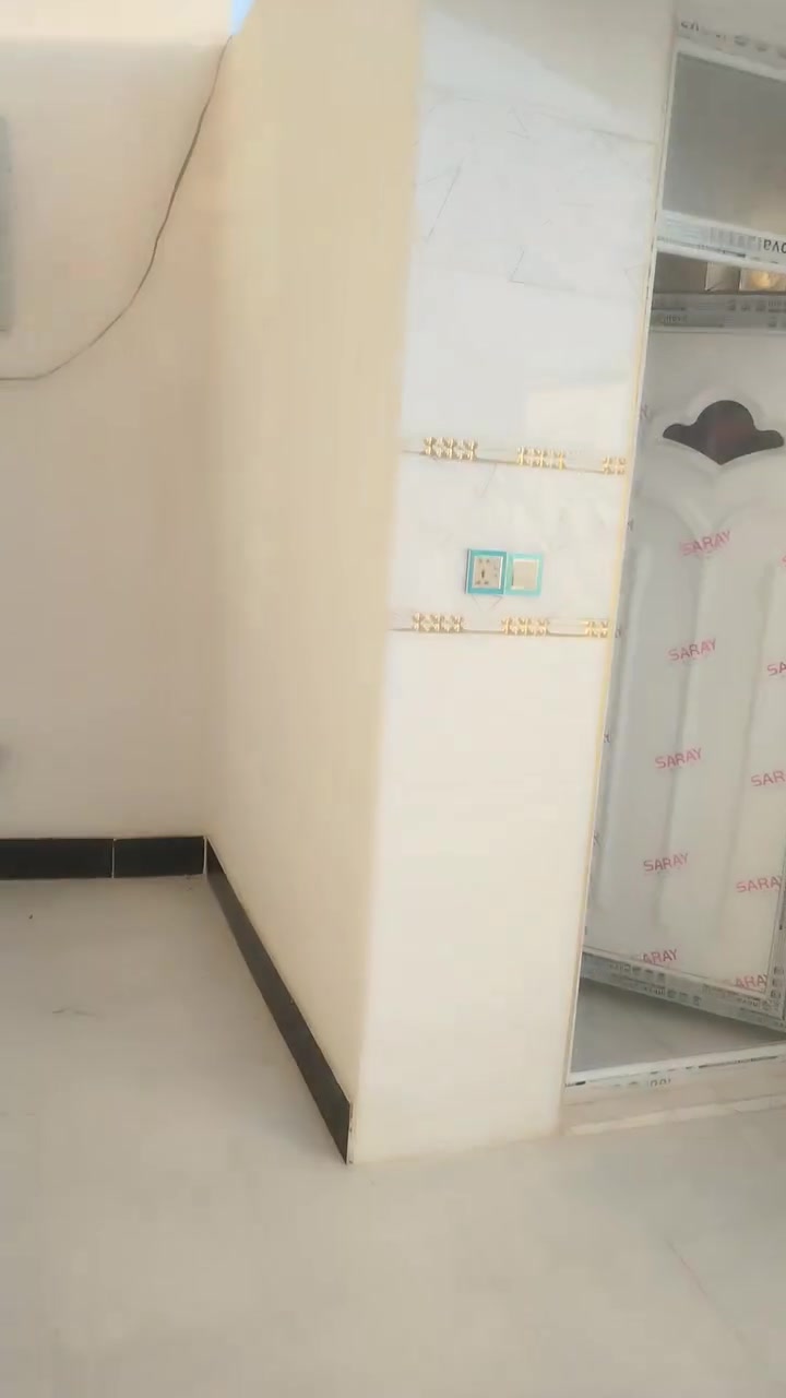 مشتمل للايجار فلوجه حي الشهداءطابق واحد ناهيه شارع ابو النسور قرب موال المصطفى  بدل للايجار 250 الاتصال  الا رقام ***********
